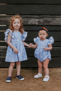 matching blue and white floral dresses for girls