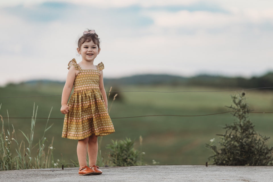 Little Girl's Retro Floral Print Flutter Sleeve Dress