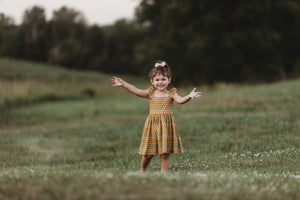 Little Girl's Retro Floral Print Flutter Sleeve Dress