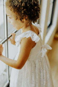 Little Girls Lace Scalloped Edge Special Occasion Dress