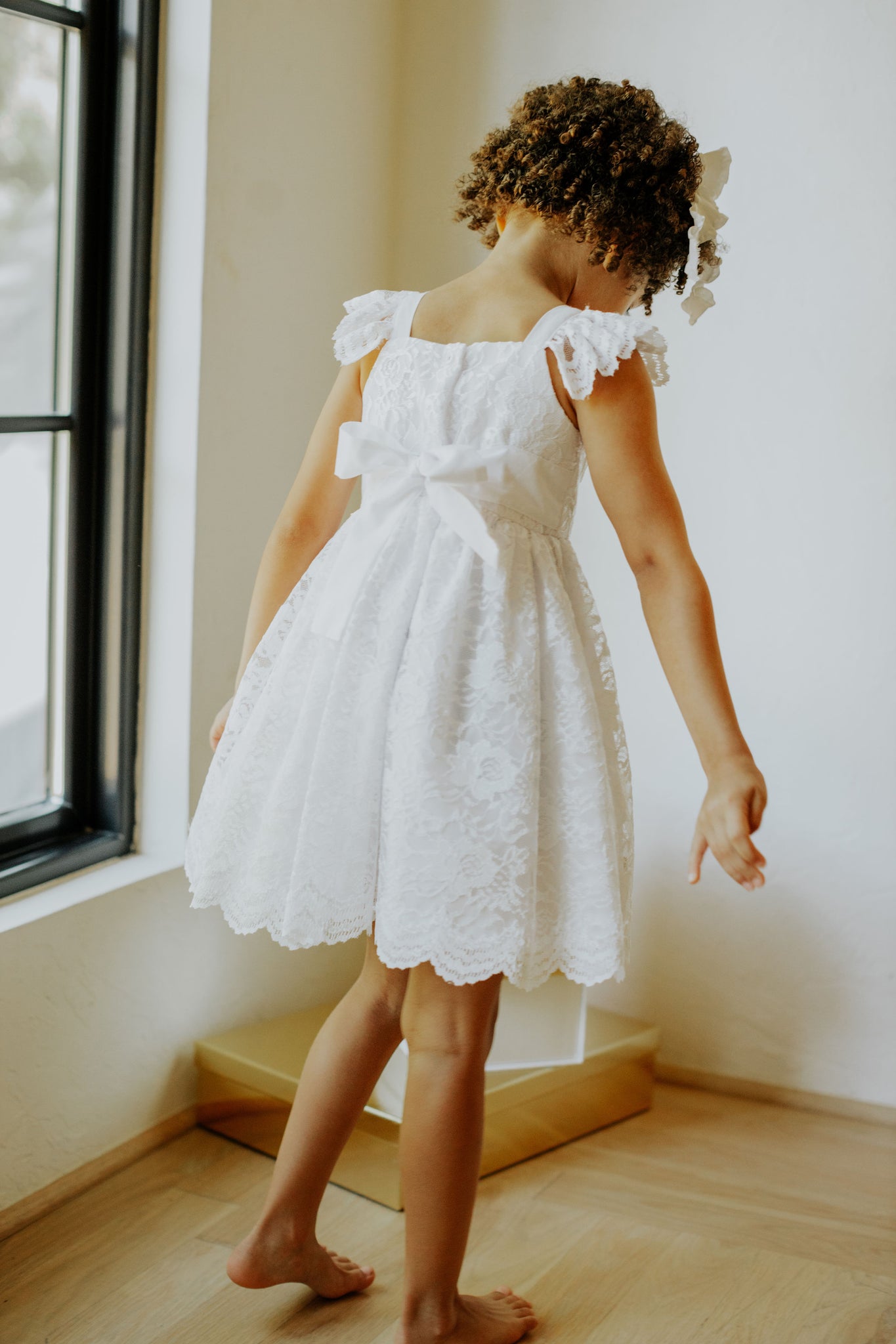 cuteheads Little Girl's Scalloped Lace Flower Girl Dress